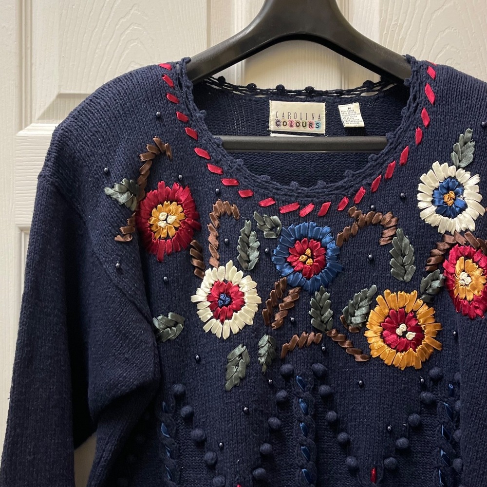 Vintage‎ Carolina Colours Women's Medium Navy Sweater Floral Embroidered Scallop